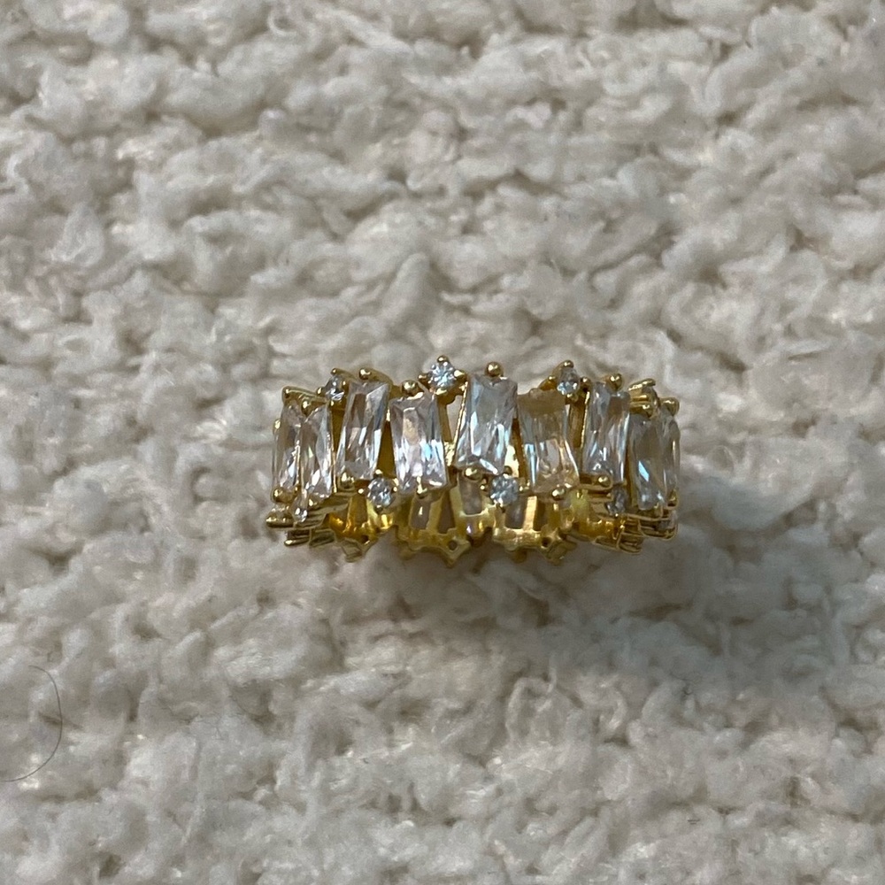 Gold plated fashion ring size 8